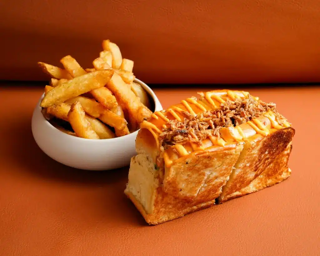 BADEM ROLL SAUMON SPICY + FRITES